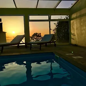Casa Da Relva Com Piscina Aquecida Interna Appartement Arco da Calheta (Madeira)